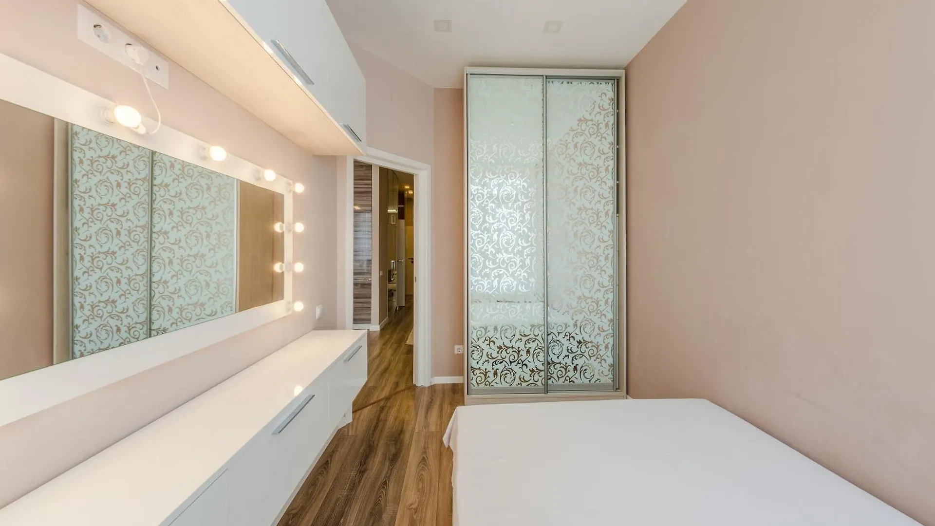 Квартири Подобово Біля Вокзалу Kyiv Apartment